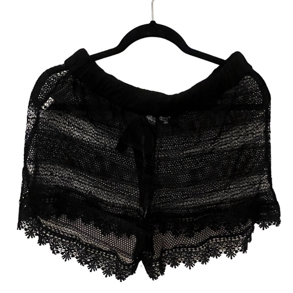 Club Z Collection NWT Women's Crochet Shorts L Swimsuit Coverup - Picture 2 of 2